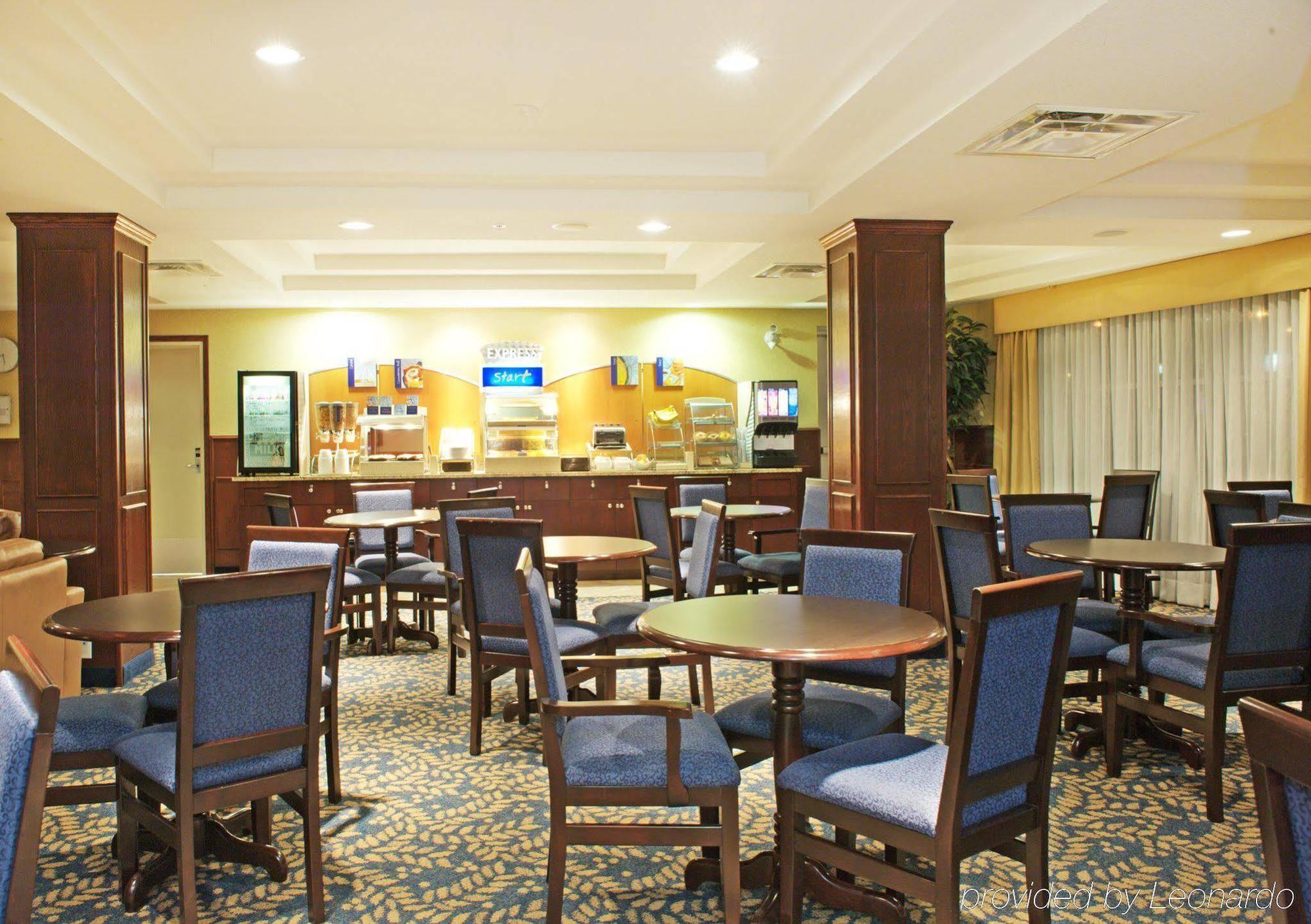 Holiday Inn Express Hotel & Suites Edson, An Ihg Hotel Extérieur photo
